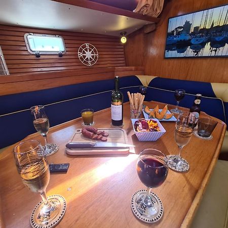 Coriandre 2 - Dormir Sur Un Grand Voilier 9 Personnes By Nuits Au Port La Rochelle  Exteriér fotografie