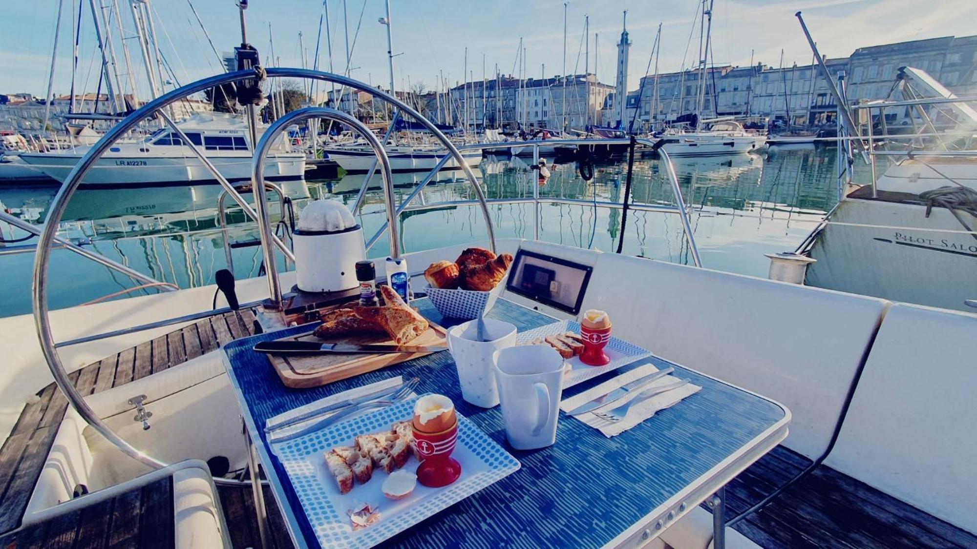 Coriandre 2 - Dormir Sur Un Grand Voilier 9 Personnes By Nuits Au Port La Rochelle  Exteriér fotografie